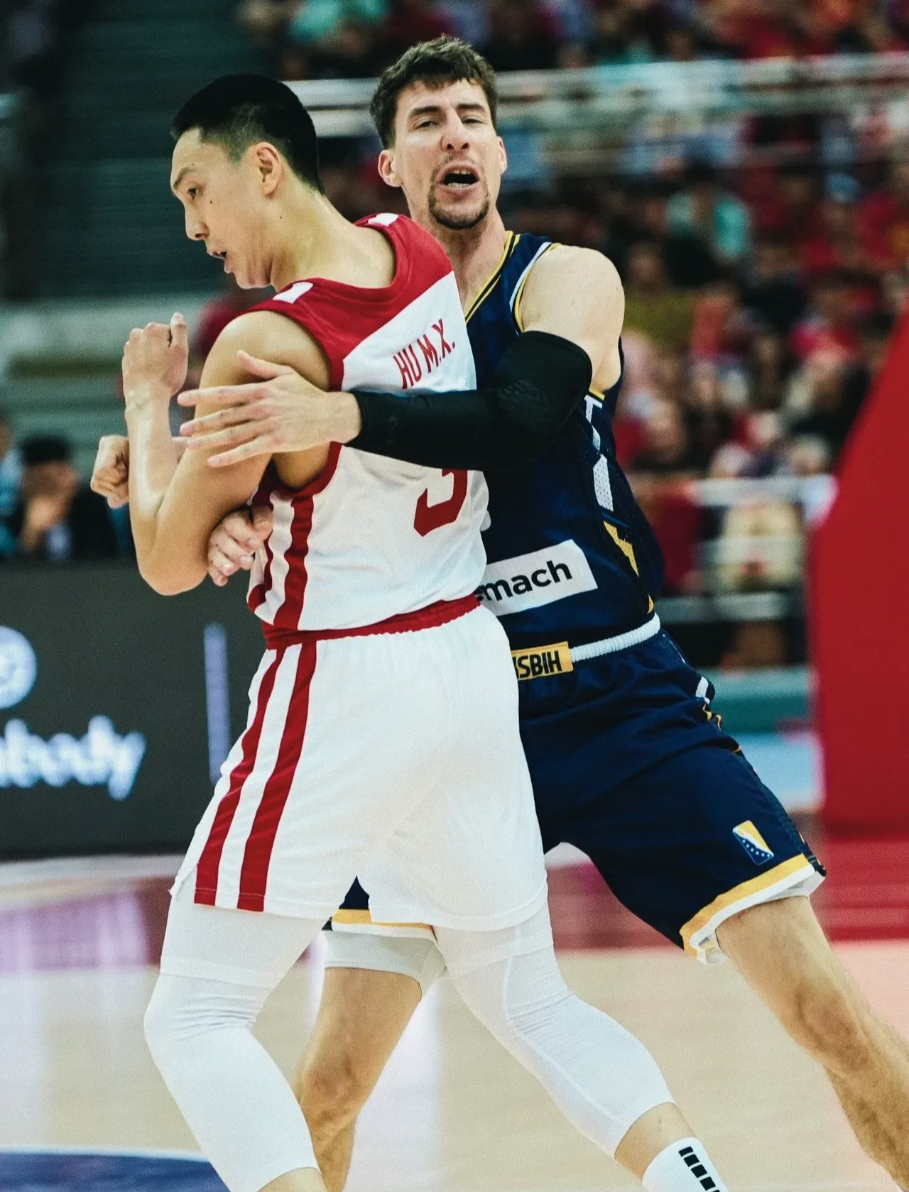 九游电竞-关于关键时刻突围战来临，山东男篮围绕法甲状态回暖，压力陡增，球队文化再被提及的信息